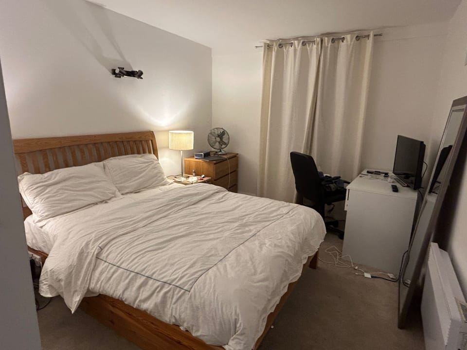 2 bedrooms, iron/ironing board, WiFi (free), bed sheets