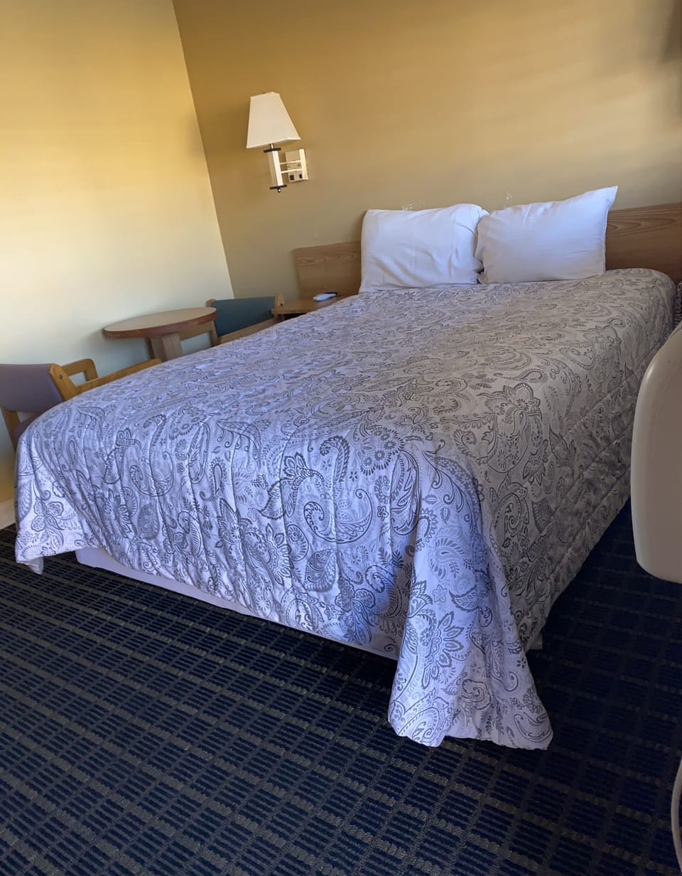 Basic Room | Free WiFi, bed sheets