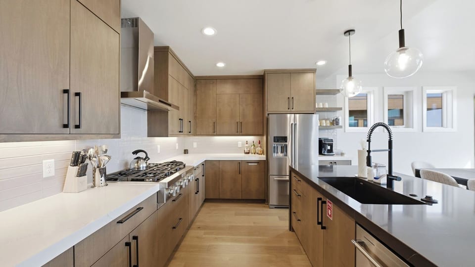 House (5 Bedrooms) | Interior