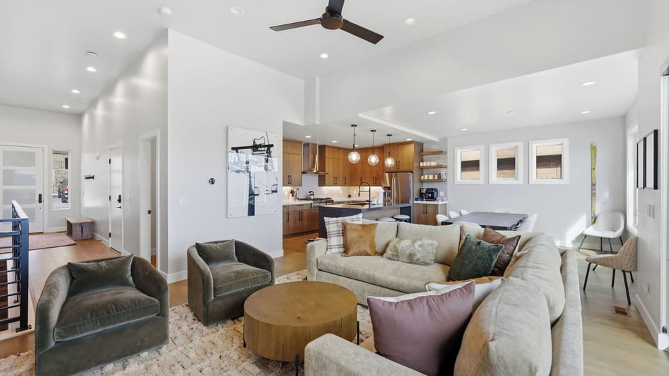 House (5 Bedrooms) | Interior