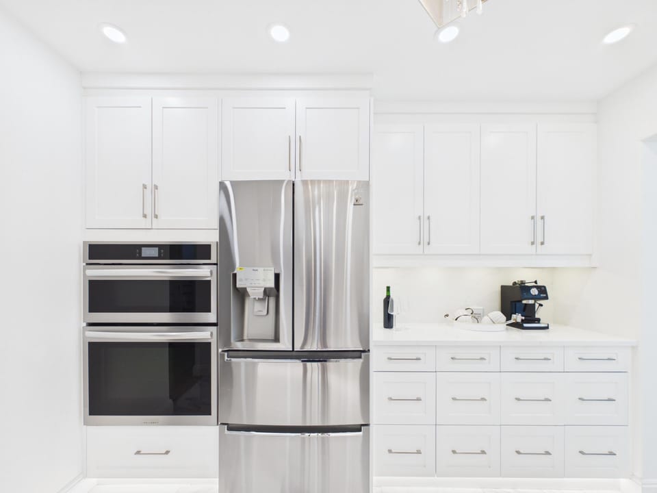 French-door fridge and double ovens ready for big grocery hauls!