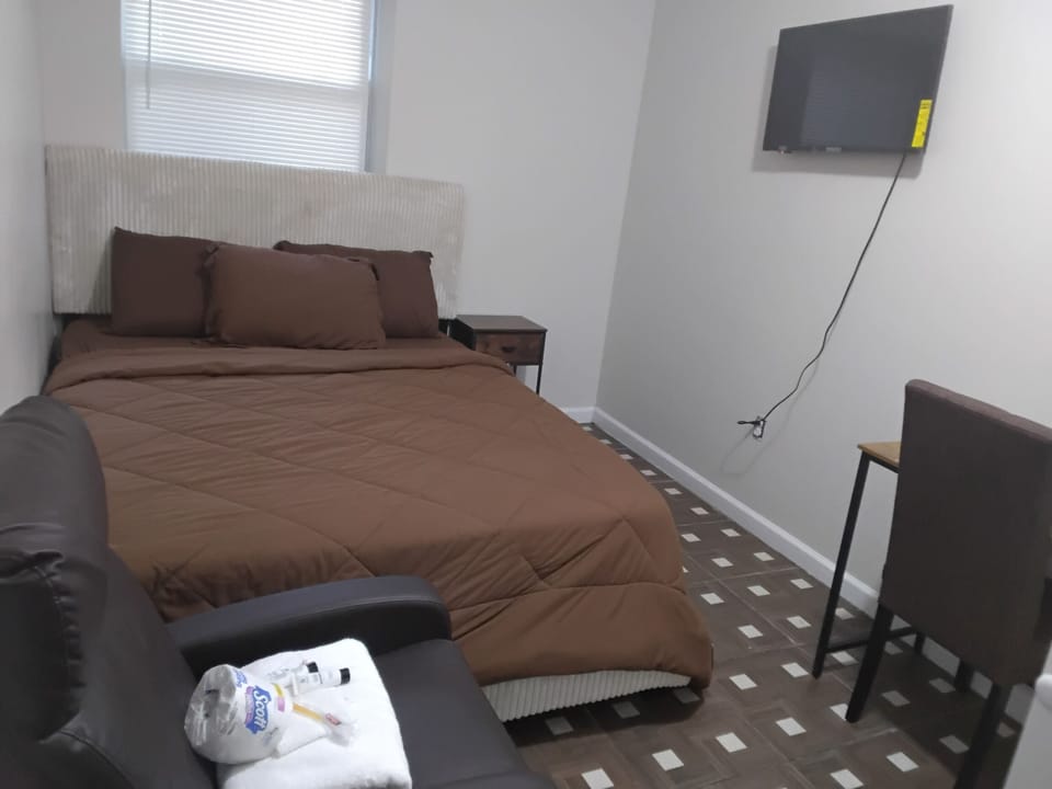 Deluxe Apartment | Desk, laptop workspace, iron/ironing board, free WiFi