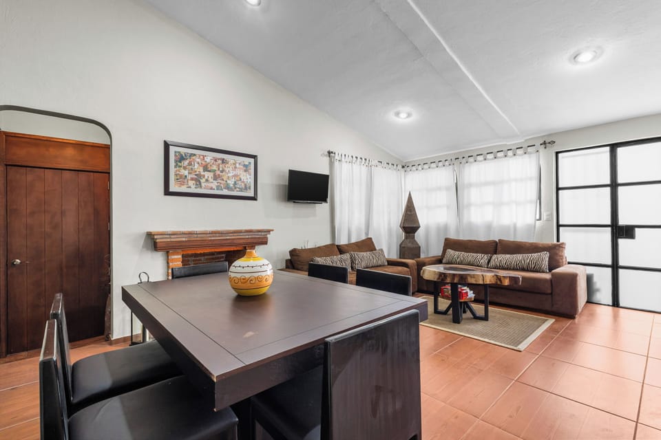 Family Villa, Garden View | Dining