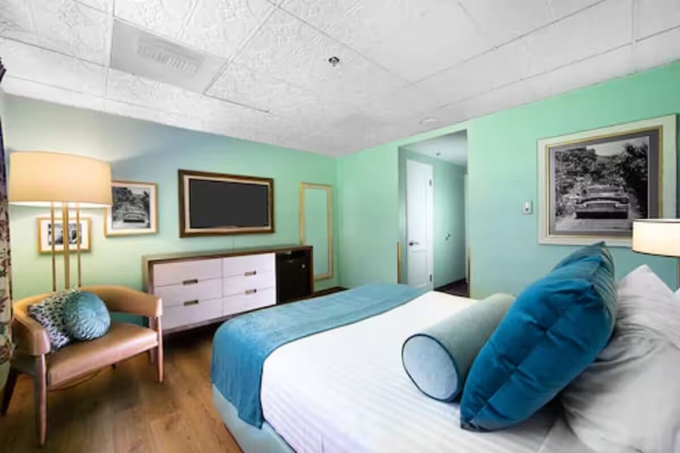 Bedroom. Interior and views may vary based on location and availability.