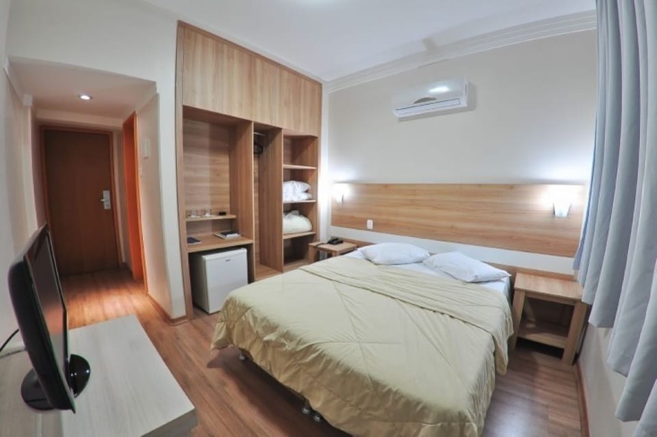 Bedroom. Interior and views may vary based on location and availability.