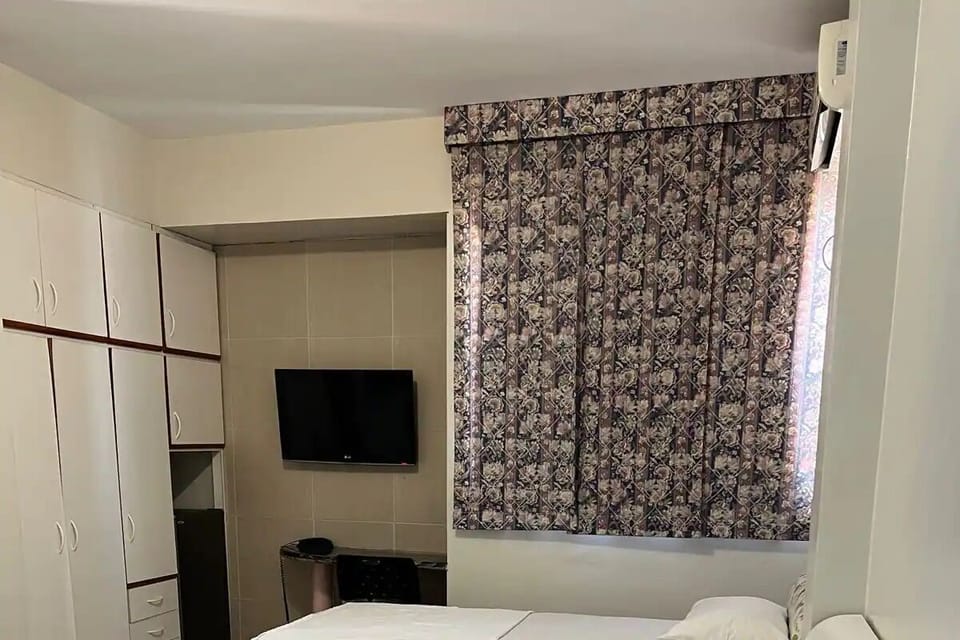 Bedroom. Interior and views may vary based on location and availability.