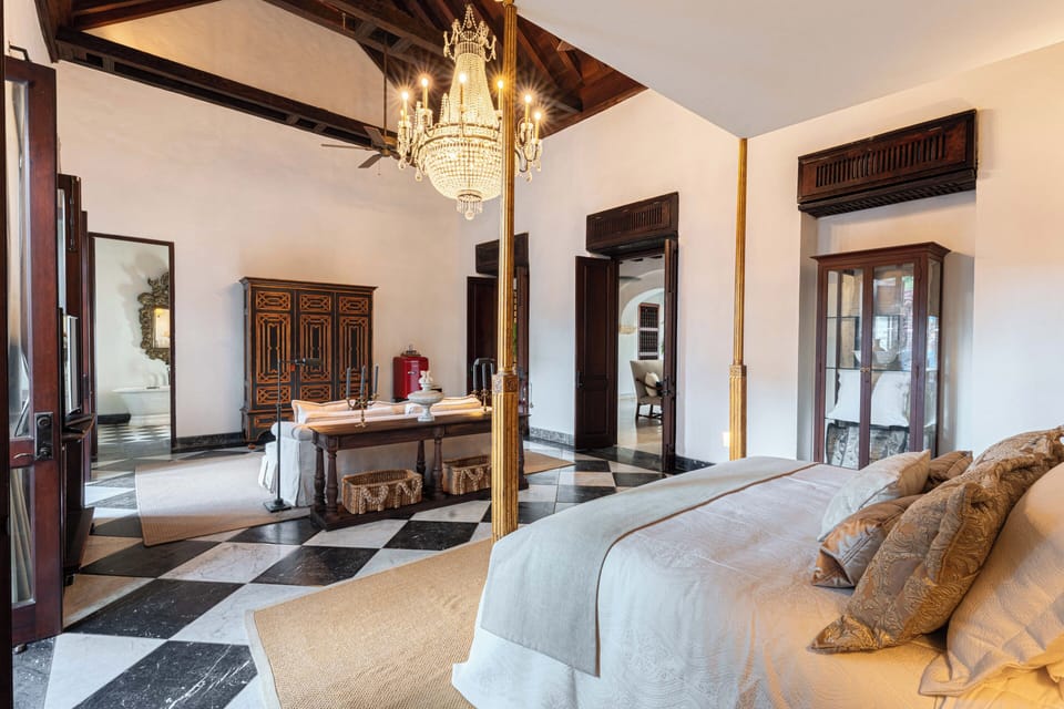 Luxury Suite, 1 King Bed with Sofa bed, Balcony, City View | In-room safe, blackout drapes, WiFi (free)