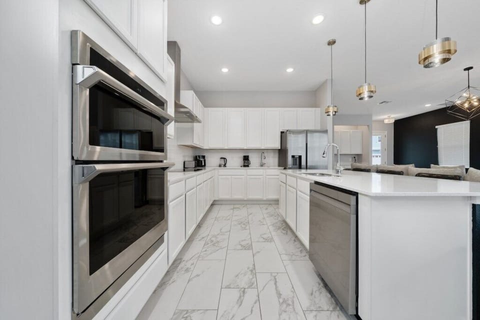 Full kitchen image 3