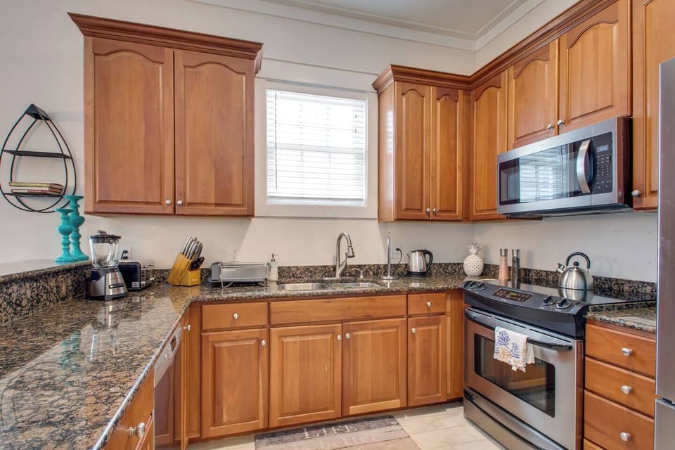 Fully Equipped Kitchen with Plenty of Counter Space to Cook or Bake