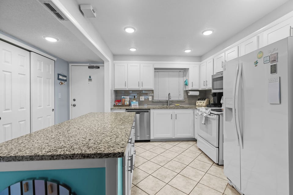 Well equipped kitchen area