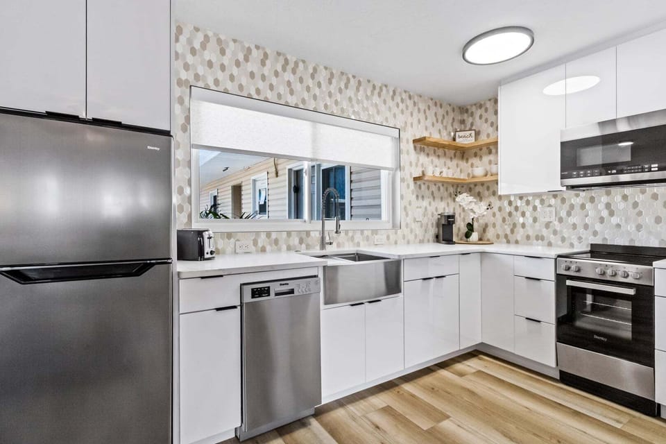 Fully equipped kitchen with everything you may need