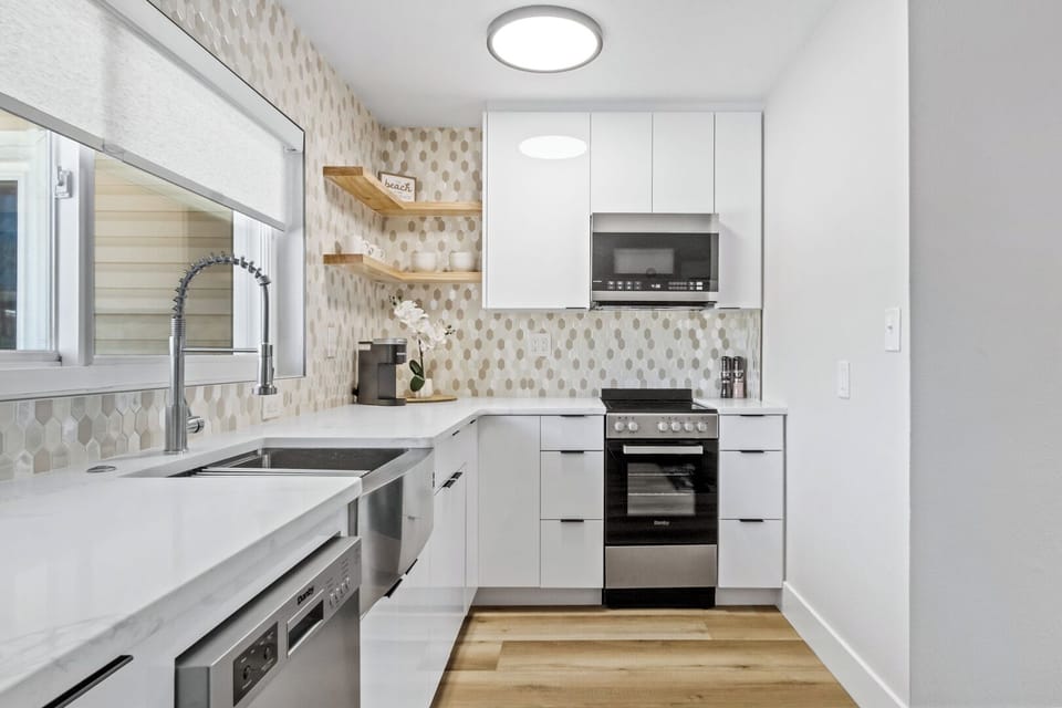 Sleek & modern kitchen