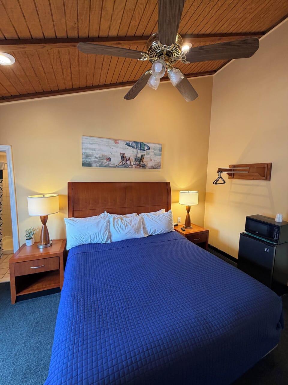 Room, 1 King Bed | WiFi (free), bed sheets