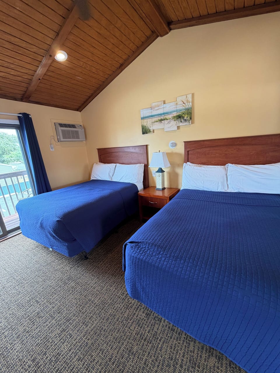 Standard Double Room, 2 Double Beds | WiFi (free), bed sheets