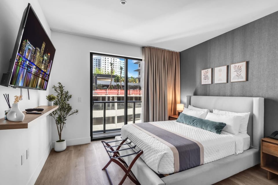Bright & Modern Brickell Retreat-Prime Location- 7th Floor (9885)