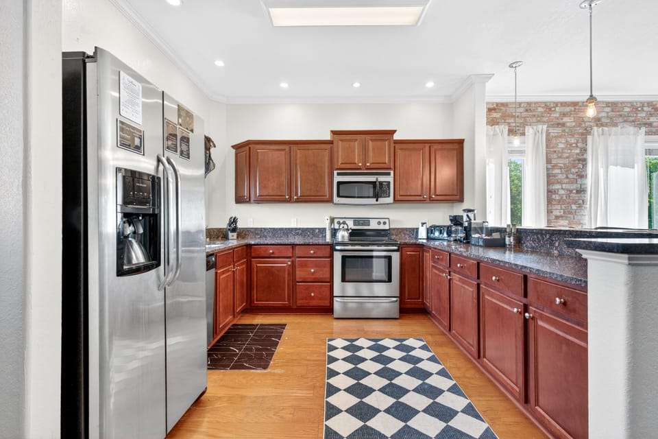 Condo, 2 Bedrooms | Private kitchen | Coffee/tea maker, toaster