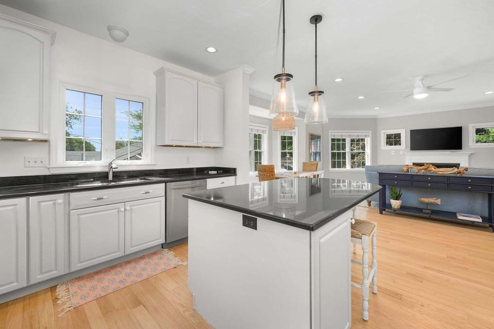 Kitchen island with seating for 2