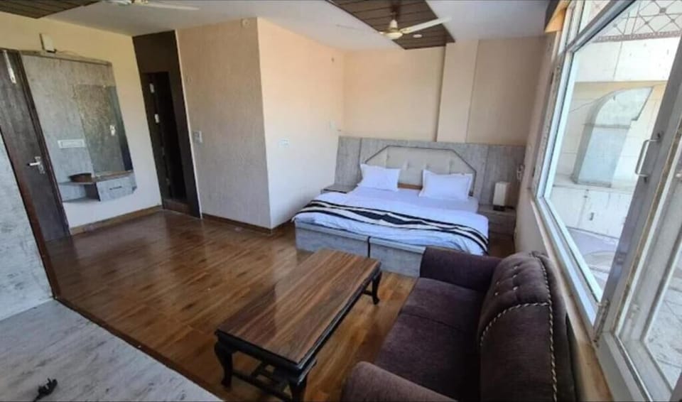 Deluxe Double Room, Balcony, Mountain View | Free WiFi