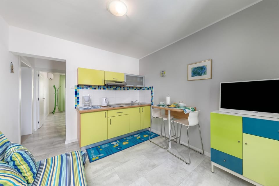 Kitchen and dining area