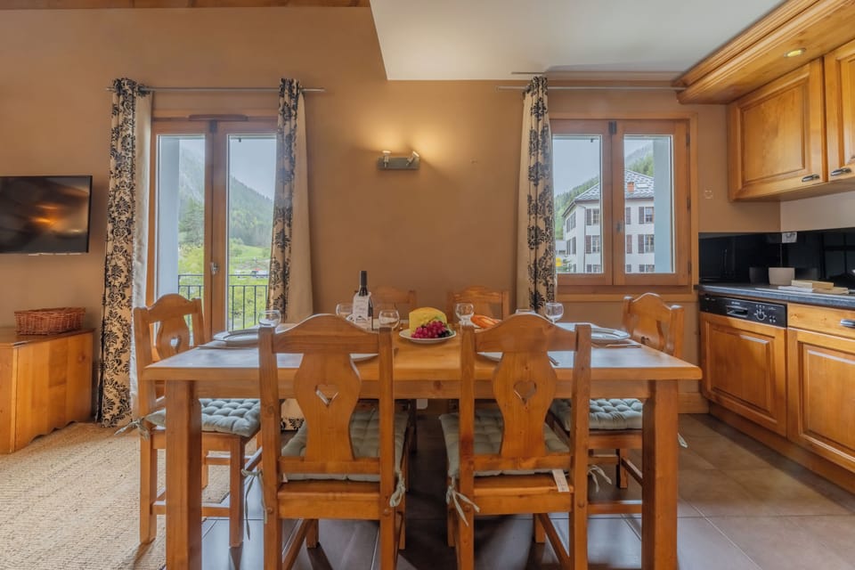 Kitchen and dining area