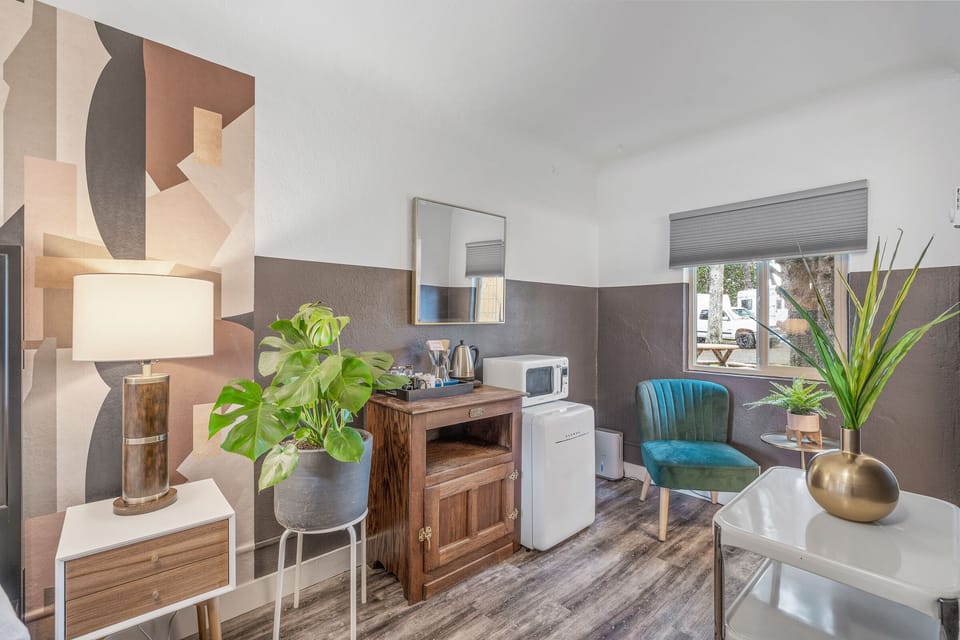 b. abstract | Coffee and/or coffee maker