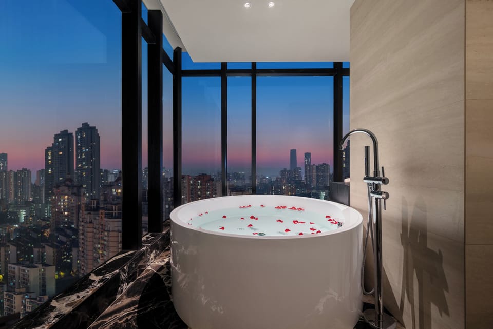 Premier Double Room, City View | Deep soaking bathtub