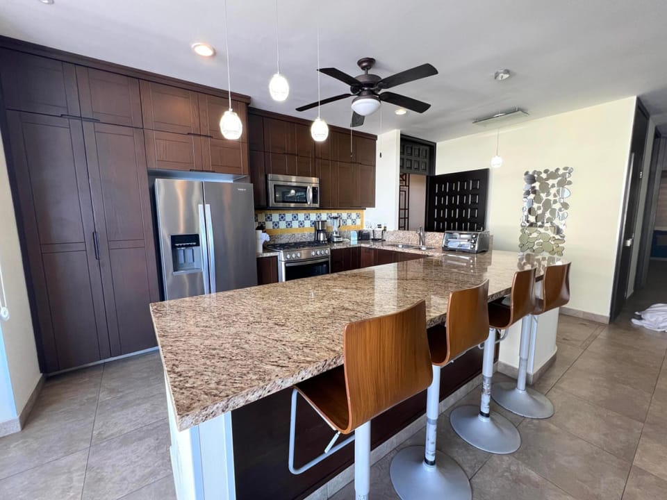 Condo - Image 3