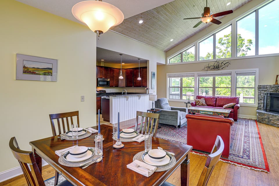 Dining Area | Dishware & Flatware