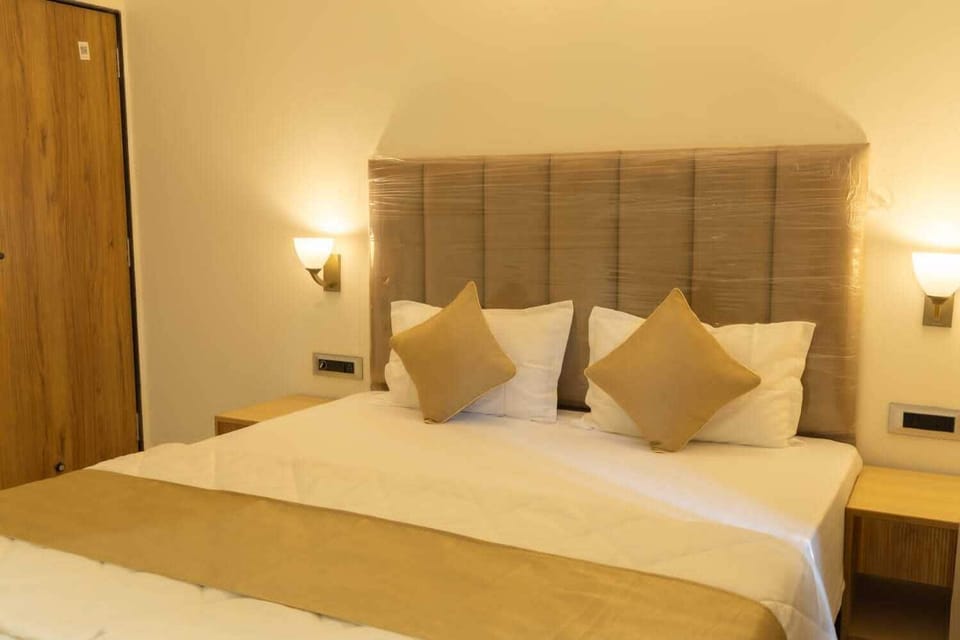 Superior Suite | Desk, laptop workspace, free WiFi