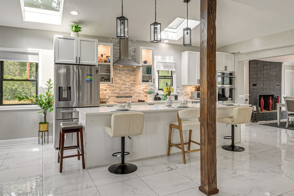 Kitchen | Main Level