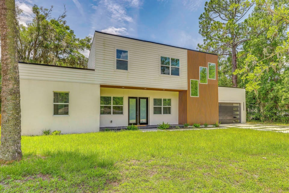 Exterior | 2-Story Home