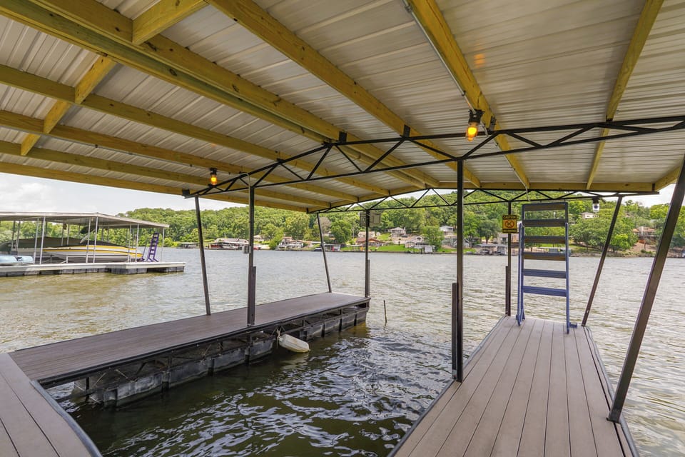 Shared Boat Dock | On-Site Lake Access