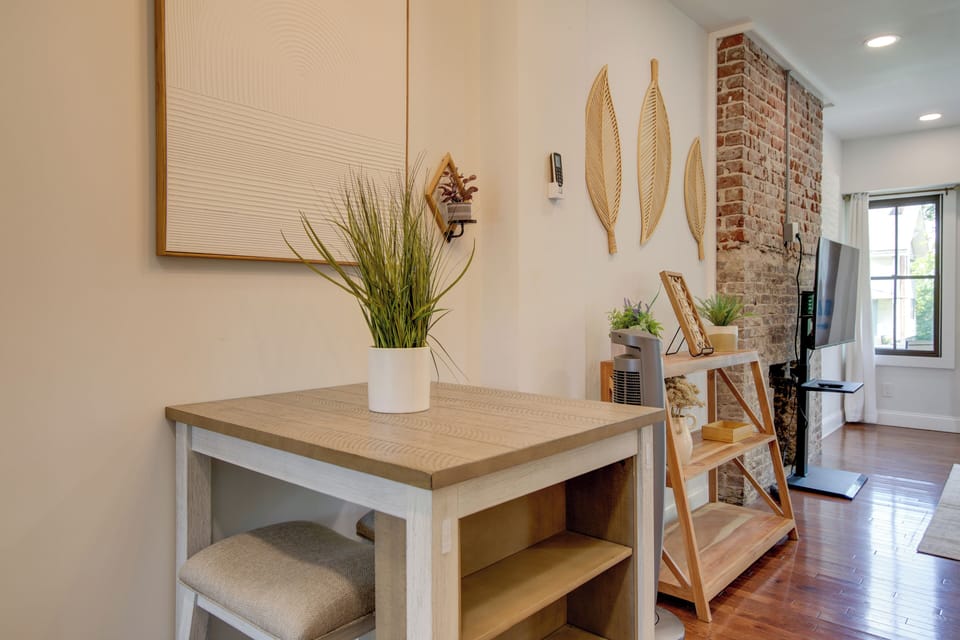 Dining Area | Dishware & Flatware