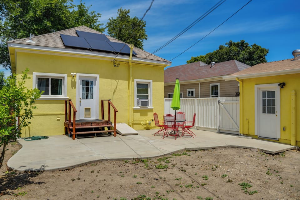 Private Yard & Patio