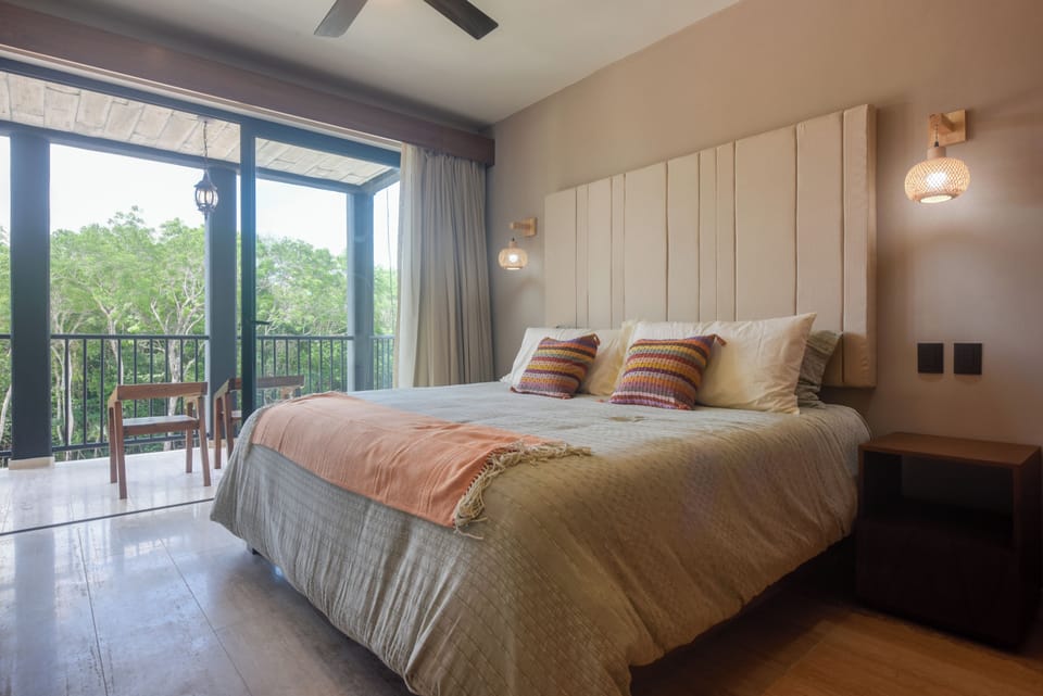 Bedroom 1 | King Bed