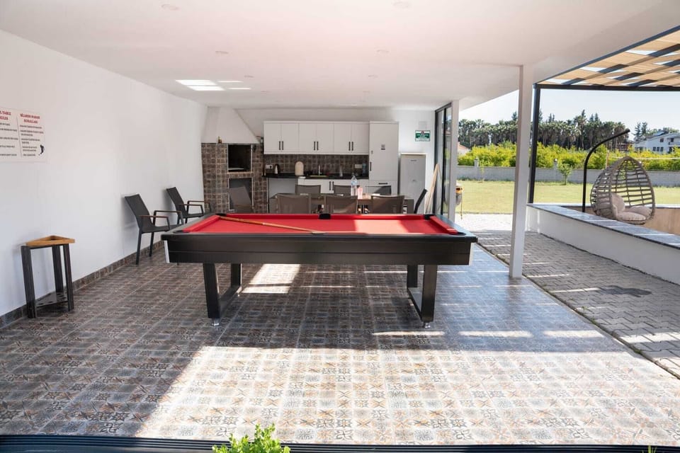 Villa | Game room