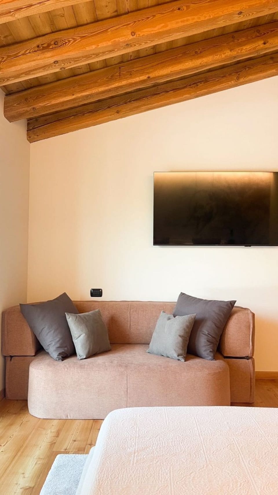 Triple Room, Vineyard View | Minibar, in-room safe, WiFi (free), bed sheets