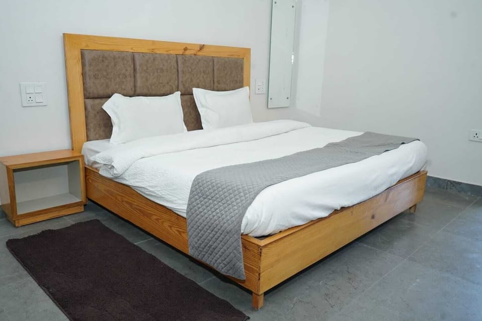 Deluxe Room, Balcony, Mountain View | WiFi (free)