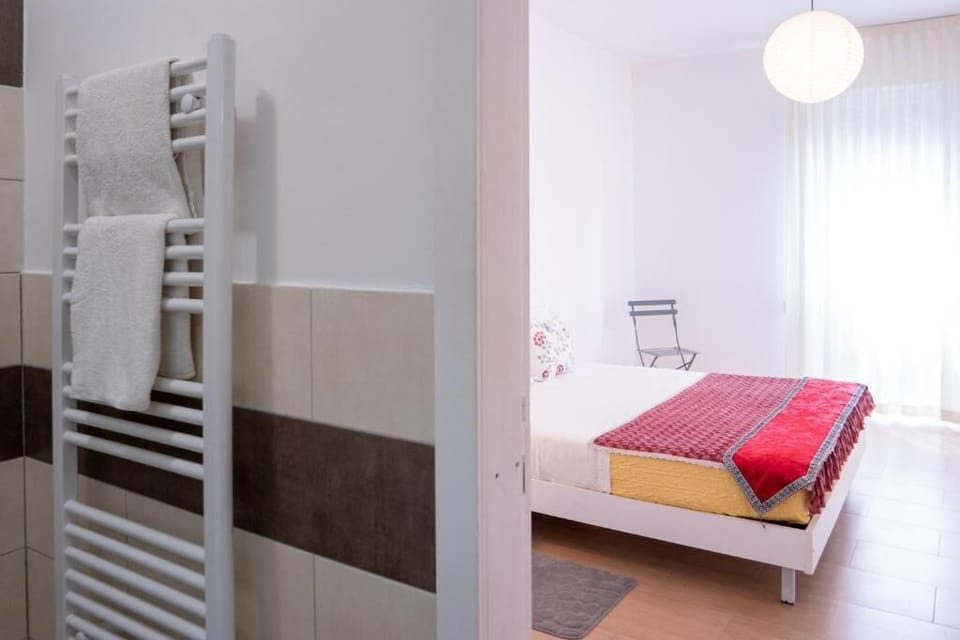 Deluxe Double Room | Iron/ironing board (on request), WiFi (free)