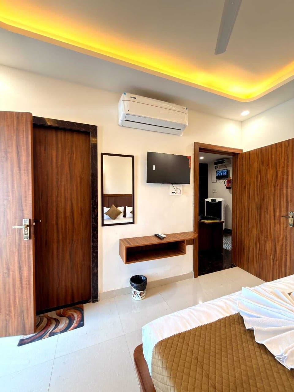 Deluxe Room | Desk, WiFi (free)