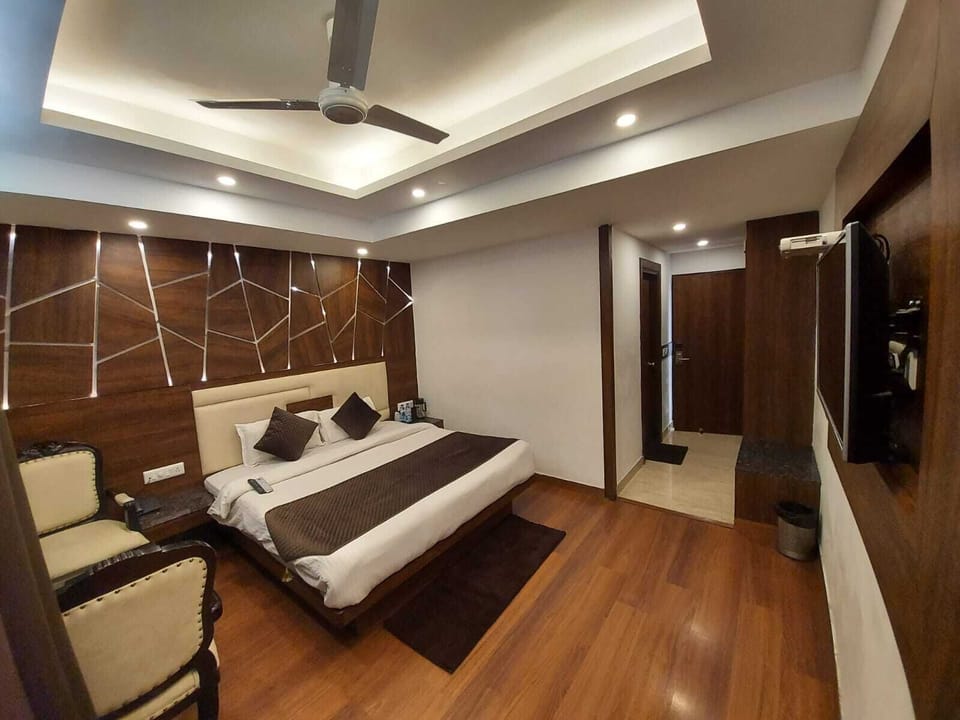 Premium Room | In-room safe, blackout drapes, rollaway beds (surcharge), WiFi (free)