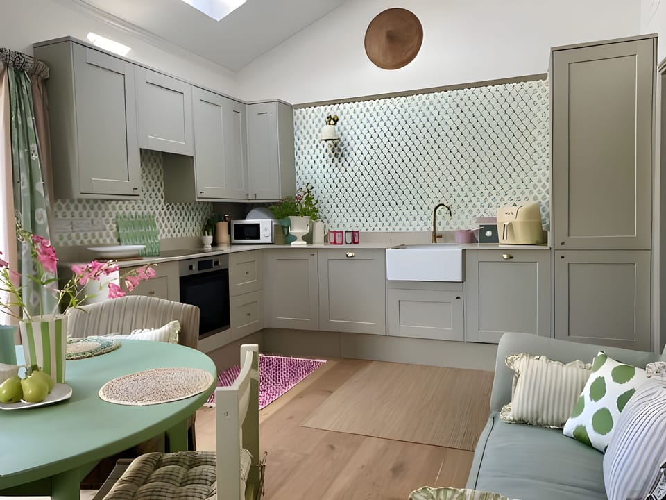 Foxearth, Winterborne Houghton, Blandford: The well-equipped kitchen