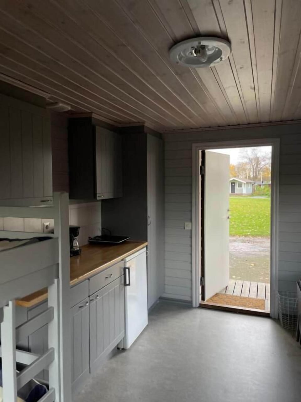 Standard Cabin, Garden View | Private kitchen