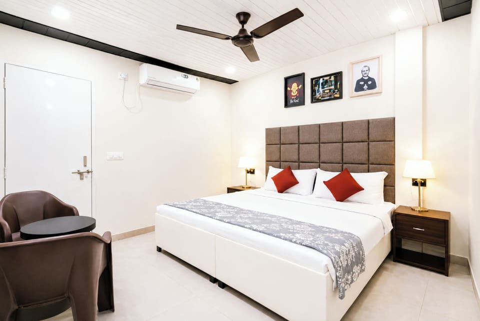 Hypo-allergenic bedding, desk, soundproofing, free WiFi