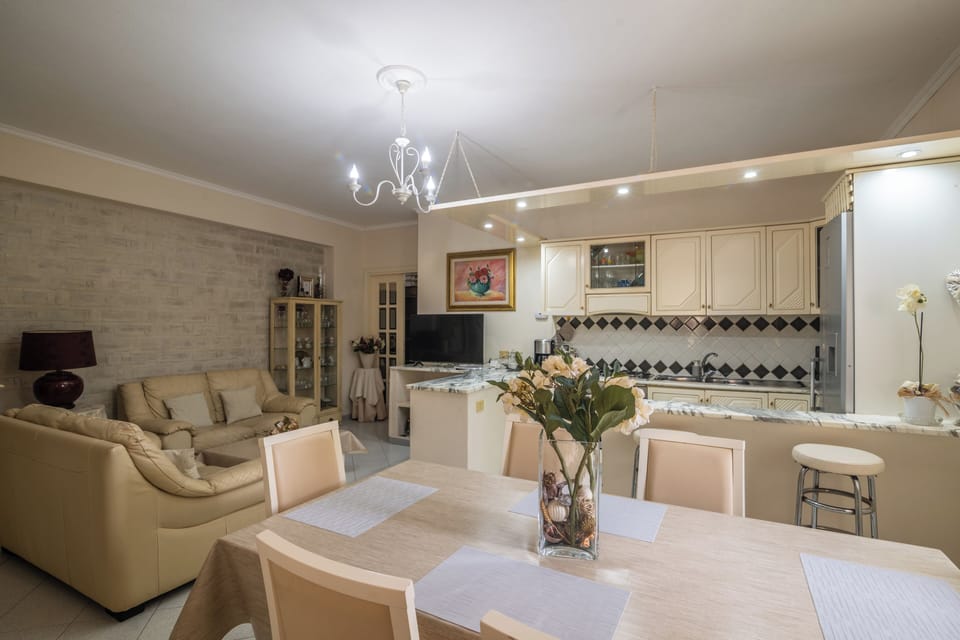 Condo, 2 Bedrooms | Interior
