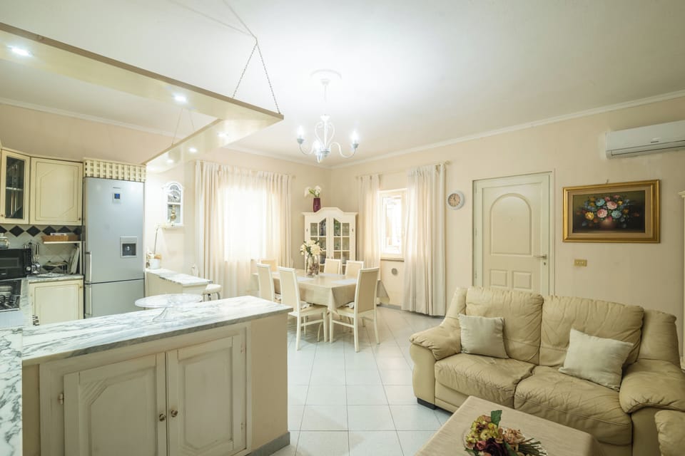 Condo, 2 Bedrooms | Living area
