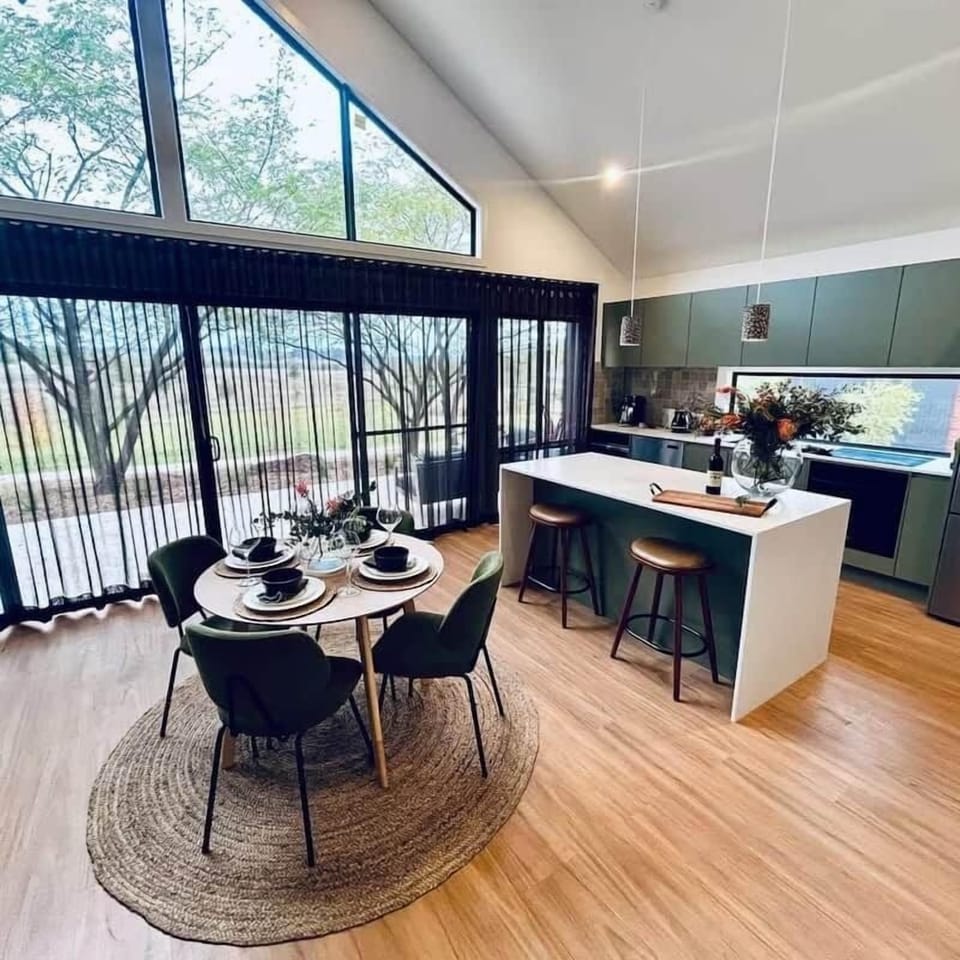 Cascade kitchen