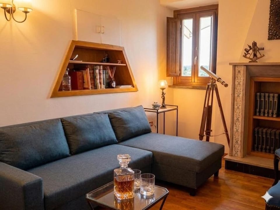 Comfort Triple Room, Hill View | Living area