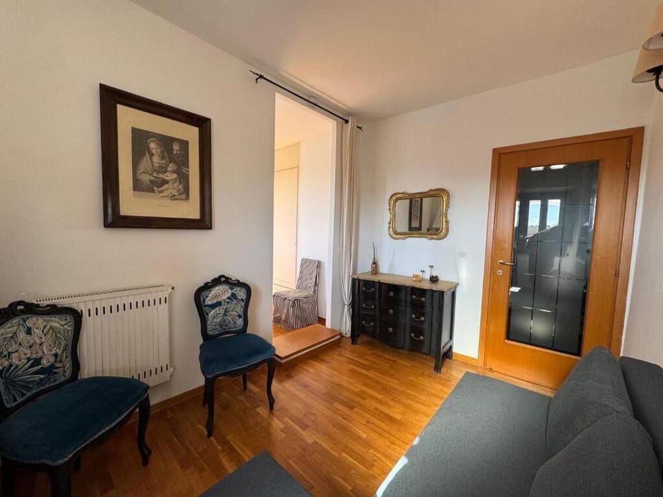 Comfort Triple Room, Hill View | Living area