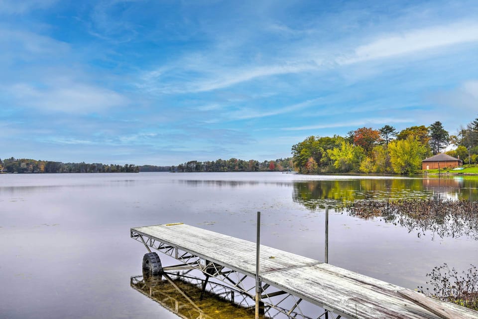 Historic Home on Beaver Dam Lake w/ Seasonal Dock Cottage in Wisconsin